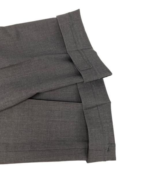 Brilla per il gusto（ブリッラ ペル イルグースト）Brilla per il gusto (ブリッラ ペル イルグースト) LORO PIANA FABRIC 1プリーツスラックス グレー サイズ:44の古着・服飾アイテム