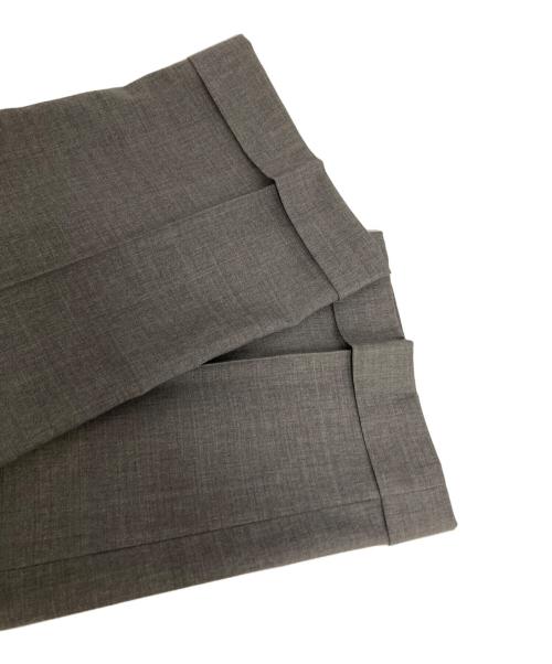 Brilla per il gusto（ブリッラ ペル イルグースト）Brilla per il gusto (ブリッラ ペル イルグースト) LORO PIANA FABRIC 1プリーツスラックス グレー サイズ:44の古着・服飾アイテム