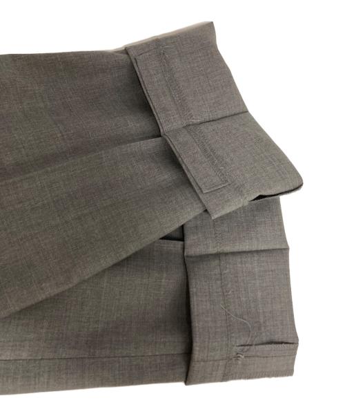 Brilla per il gusto（ブリッラ ペル イルグースト）Brilla per il gusto (ブリッラ ペル イルグースト) LORO PIANA FABRIC 1プリーツスラックス グレー サイズ:44の古着・服飾アイテム
