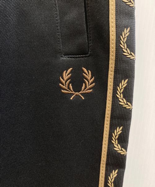 FRED PERRY（フレッドペリー）FRED PERRY (フレッドペリー) トラックパンツ ブラック サイズ:XSの古着・服飾アイテム