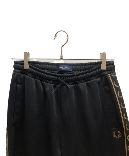 FRED PERRY（フレッドペリー）FRED PERRY (フレッドペリー) トラックパンツ ブラック サイズ:XSの古着・服飾アイテム