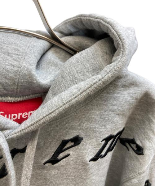 SUPREME（シュプリーム）Supreme (シュプリーム) Raised Embroidery Hooded Sweatshirt グレー サイズ:MEDIUMの古着・服飾アイテム