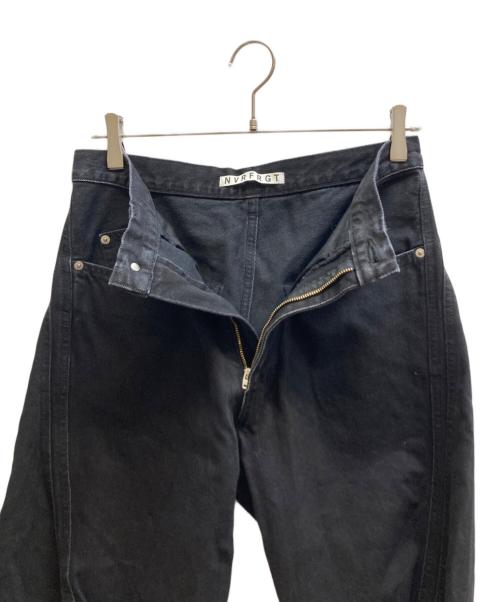 NVRFRGT（ネヴァーフォーゲット）NVRFRGT (ネヴァーフォーゲット) 3D TWISTED WIDE LEG JEANS/NF242P04A ブラック サイズ:1の古着・服飾アイテム