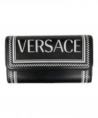 VERSACEヴェルサーチェ）の古着「ロゴプリント長財布」｜ブラック