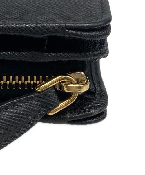 PRADA（プラダ）PRADA (プラダ) サフィアーノトライアングル財布/1ML018 ブラックの古着・服飾アイテム