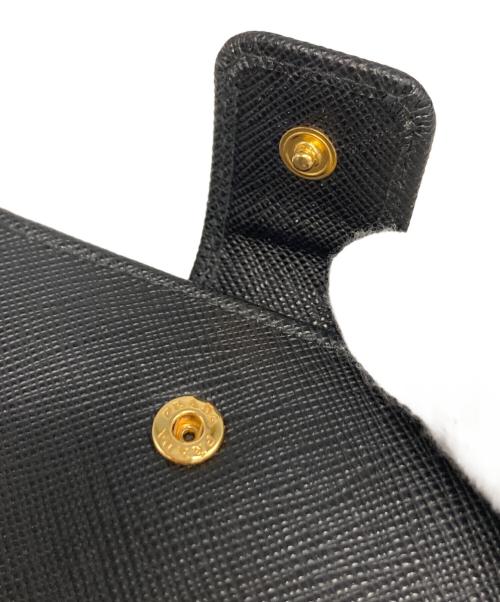 PRADA（プラダ）PRADA (プラダ) サフィアーノトライアングル財布/1ML018 ブラックの古着・服飾アイテム