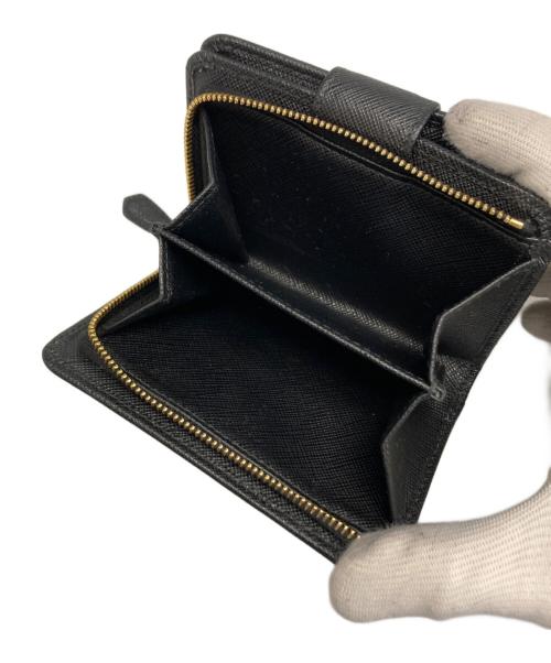 PRADA（プラダ）PRADA (プラダ) サフィアーノトライアングル財布/1ML018 ブラックの古着・服飾アイテム