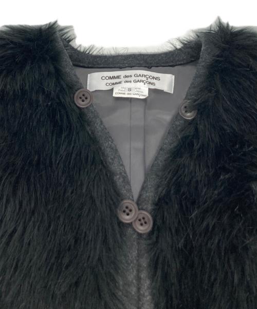 COMME des GARCONS COMME des GARCONS（コムデギャルソン コムデギャルソン）COMME des GARCONS COMME des GARCONS (コムデギャルソン コムデギャルソン) フェイクファーベスト ブラック サイズ:Sの古着・服飾アイテム