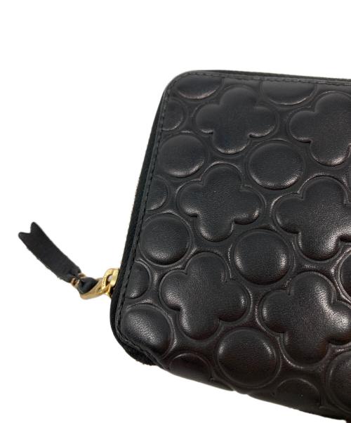 COMME des GARCONS（コムデギャルソン）COMME des GARCONS (コムデギャルソン) 花形押し2つ折りラウンドファスナー財布 ブラック サイズ:-の古着・服飾アイテム