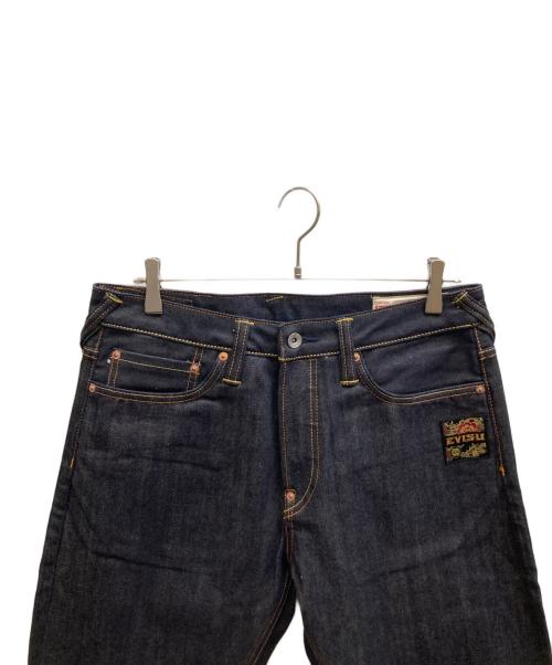 EVISU（エヴィス）EVISU (エヴィス) 鶴の恩返し 大黒刺繡プリントテーパーフィットジーンズ/2EAHTM5JE105517DN インディゴ サイズ:31×34の古着・服飾アイテム