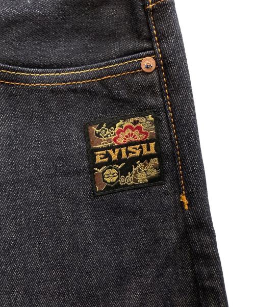 EVISU（エヴィス）EVISU (エヴィス) 鶴の恩返し 大黒刺繡プリントテーパーフィットジーンズ/2EAHTM5JE105517DN インディゴ サイズ:31×34の古着・服飾アイテム