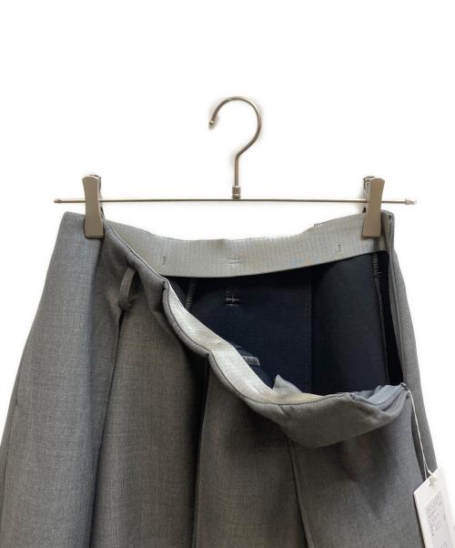 BRILL（ブリル）BRILL (ブリル) ボンディングタックスカート/BR25AW5018-00 グレー サイズ:38 未使用品の古着・服飾アイテム