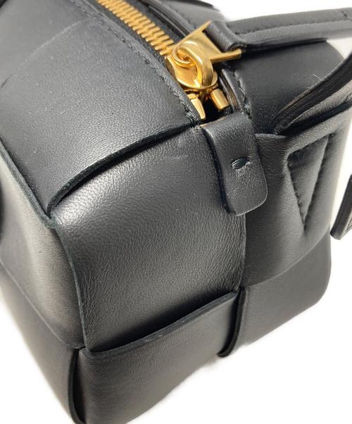 BOTTEGA VENETA（ボッテガベネタ）BOTTEGA VENETA (ボッテガベネタ) ブリックカセットハンドバッグ ブラックの古着・服飾アイテム