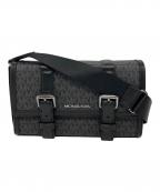 MICHAEL KORSマイケル・コース）の古着「COOPER トランク クロスボディ/37F5LCOM10」｜ブラック