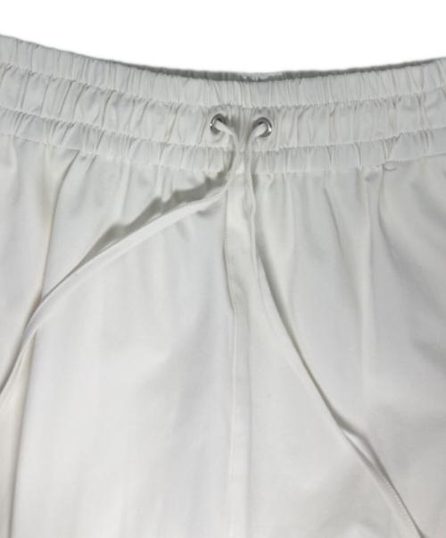 CLANE（クラネ）CLANE (クラネ) ベーシックタックパンツ / 18110-7202 ホワイトの古着・服飾アイテム