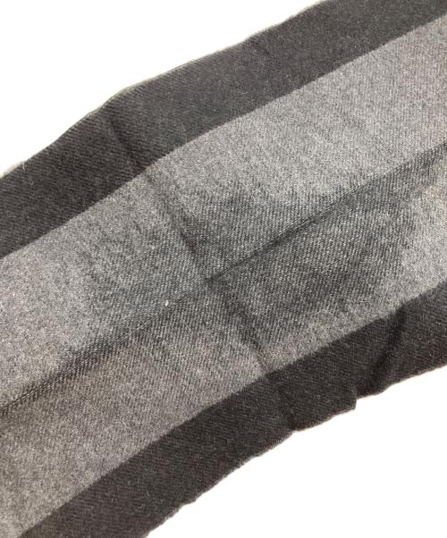 LOUIS VUITTON（ルイ ヴィトン）LOUIS VUITTON (ルイ ヴィトン) エシャルプカーディフ マフラー/401486 グレー×ブラック サイズ:₋の古着・服飾アイテム