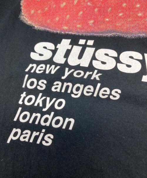 stussy（ステューシー）stussy (ステューシー) STORAWBERRY TEE ブラック サイズ:XLの古着・服飾アイテム