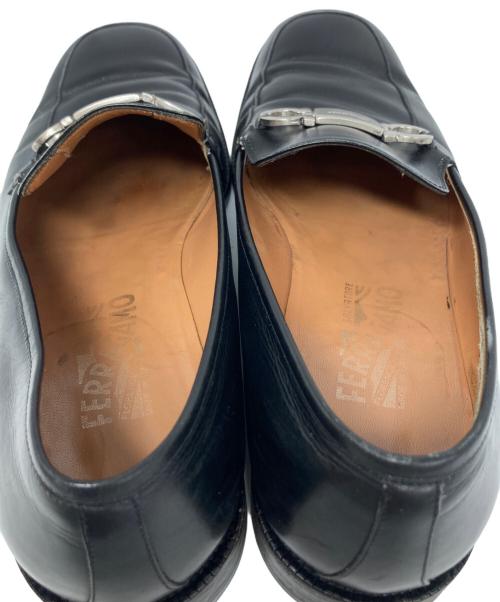 Ferragamo（フェラガモ）Ferragamo (フェラガモ) ガンチーニビットローファー ブラック サイズ:8EEの古着・服飾アイテム