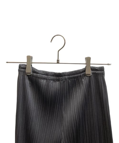 PLEATS PLEASE（プリーツプリーズ）PLEATS PLEASE (プリーツプリーズ) プリーツパンツ/PP04-JF643 グレー サイズ:2の古着・服飾アイテム