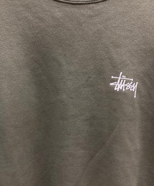 stussy（ステューシー）stussy (ステューシー) クルーネックスウェット カーキ サイズ:Mの古着・服飾アイテム