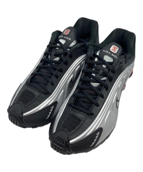 NIKE（ナイキ）NIKE (ナイキ) SHOX R4 METALLIC SILVER/METALLIC SILVER-BLACK/HQ1988-002 ブラック サイズ:US9の古着・服飾アイテム