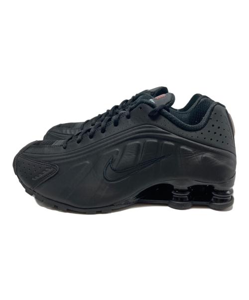 NIKE（ナイキ）NIKE (ナイキ) SHOX R4 BLACK/BLACK-BLACK-MAX ORANGE/AR3565-004 ブラック サイズ:US10.5の古着・服飾アイテム