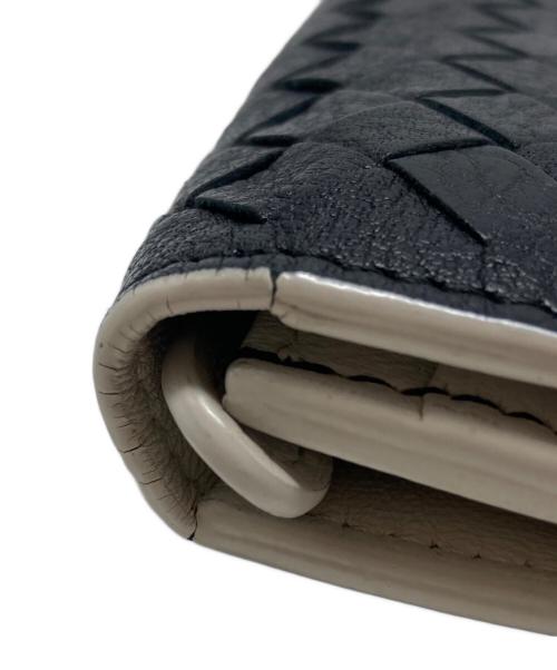 BOTTEGA VENETA（ボッテガベネタ）BOTTEGA VENETA (ボッテガベネタ) イントレチャート2つ折り長財布 ブラックの古着・服飾アイテム