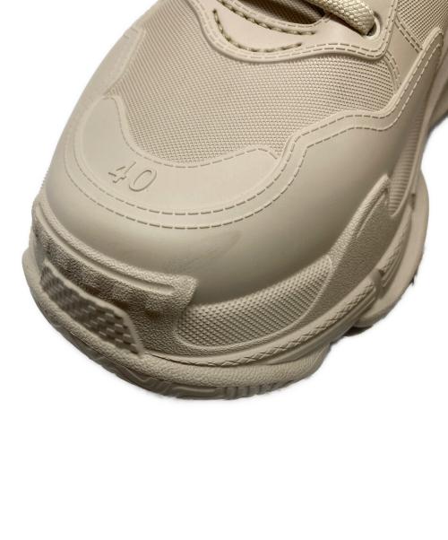 BALENCIAGA（バレンシアガ）BALENCIAGA (バレンシアガ) トリプルS モールド/754000 ベージュ サイズ:40の古着・服飾アイテム