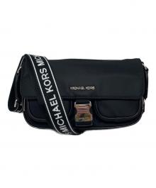 MICHAEL KORS（マイケルコース）の古着「KHAI(カイ)ミディアムナイロンメッセンジャーバッグ / 35T5S5FM6C」｜ブラック