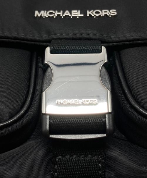 MICHAEL KORS（マイケルコース）MICHAEL KORS (マイケルコース) KHAI(カイ)ミディアムナイロンメッセンジャーバッグ / 35T5S5FM6C ブラックの古着・服飾アイテム
