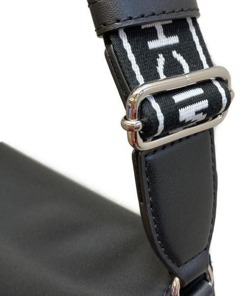 MICHAEL KORS（マイケルコース）MICHAEL KORS (マイケルコース) KHAI(カイ)ミディアムナイロンメッセンジャーバッグ / 35T5S5FM6C ブラックの古着・服飾アイテム