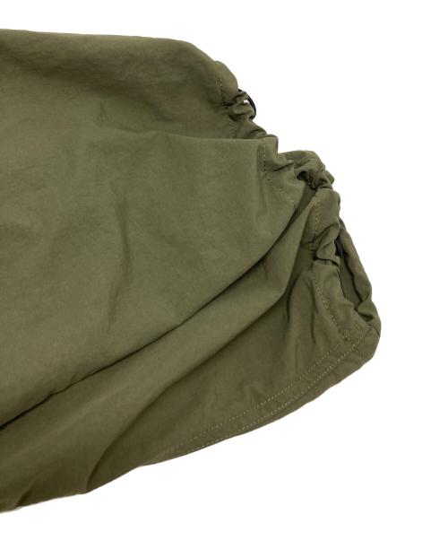 GRAMICCI（グラミチ）GRAMICCI (グラミチ) LOWERCASE (ロウワーケース) 別注NYLON TRACK PANT オリーブ サイズ:L 未使用品の古着・服飾アイテム