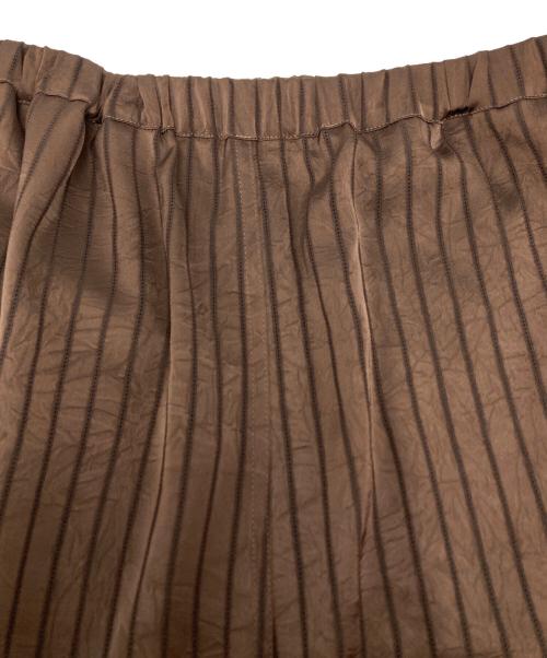 ARCHIVE STANCE（アーカイブスタンス）ARCHIVE STANCE JOURNAL STANDARD relume (ジャーナルスタンダード レリューム) satin stripe easy pants / 26030463000410 ブラウン サイズ:FREE 未使用品の古着・服飾アイテム