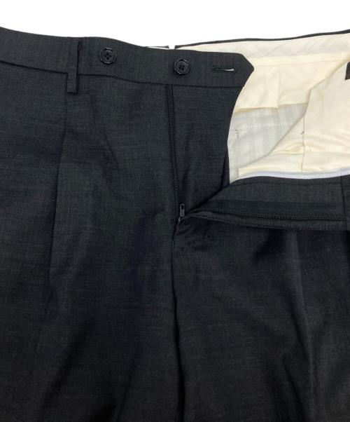 Brilla per il gusto（ブリッラ ペル イルグースト）Brilla per il gusto (ブリッラ ペル イルグースト) LORO PIANA FABRIC 1プリーツ スラックス / 24-23-0819-015 グレー サイズ:44の古着・服飾アイテム