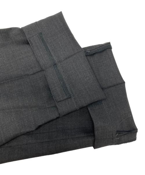 Brilla per il gusto（ブリッラ ペル イルグースト）Brilla per il gusto (ブリッラ ペル イルグースト) LORO PIANA FABRIC 1プリーツ スラックス / 24-23-0819-015 グレー サイズ:44の古着・服飾アイテム
