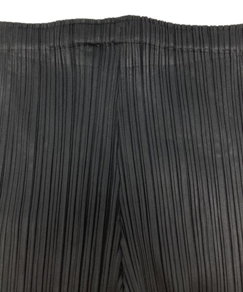 PLEATS PLEASE（プリーツプリーズ）PLEATS PLEASE (プリーツプリーズ) ストレートプリーツパンツ / PP55JF111/3 ブラック サイズ:-の古着・服飾アイテム