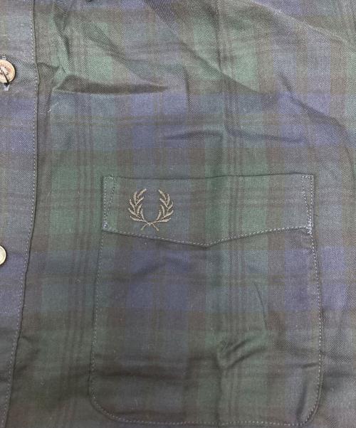 FRED PERRY（フレッドペリー）FRED PERRY (フレッドペリー) 半袖シャツ/F4436 ネイビー サイズ:Lの古着・服飾アイテム