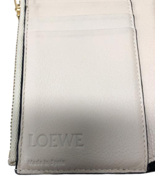 LOEWE（ロエベ）LOEWE (ロエベ) リピート トライフォールド ウォレット ベージュの古着・服飾アイテム