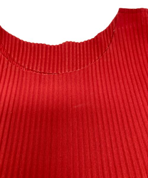 me ISSEY MIYAKE（ミーイッセイ ミヤケ）me ISSEY MIYAKE (ミーイッセイ ミヤケ) プリーツノースリーブワンピース/MI94KH656 レッド サイズ:₋の古着・服飾アイテム