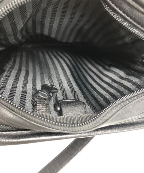 TUMI（トゥミ）TUMI (トゥミ) レザーショルダーバッグ/997D3 ブラック サイズ:₋の古着・服飾アイテム