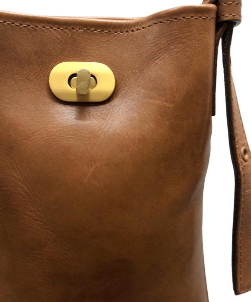 HENDER SCHEME（エンダースキーマ）HENDER SCHEME (エンダースキーマ) Twist bukle bag ブラウンの古着・服飾アイテム