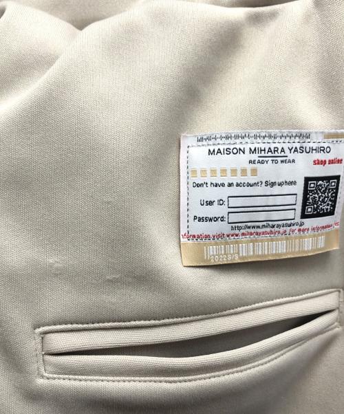 Maison MIHARA YASUHIRO（メゾン ミハラ ヤスヒロ）Maison MIHARA YASUHIRO (メゾン ミハラ ヤスヒロ) ツイストトラックパンツ ベージュ サイズ:46の古着・服飾アイテム