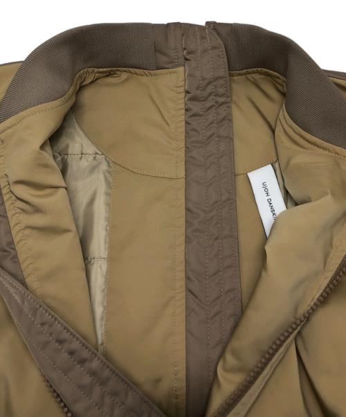 Ujoh（ウジョー）UJOH (ウジョー) DANSKIN (ダンスキン) インサレーションブルゾン ベージュ サイズ:Mの古着・服飾アイテム