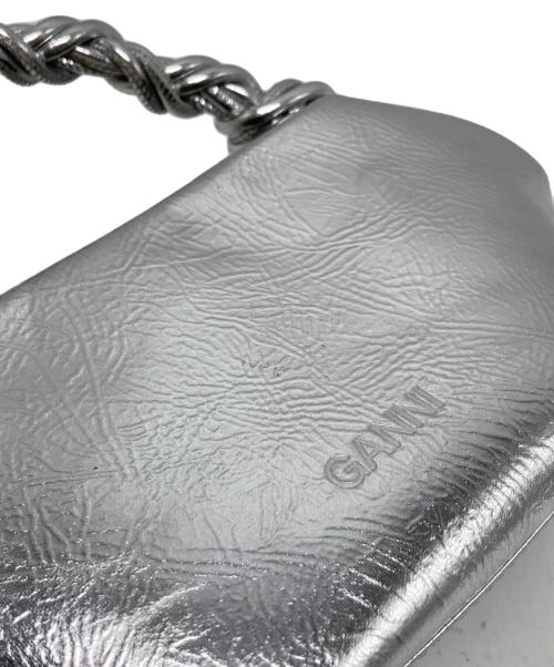 GANNI（ガニー）GANNI (ガニー) Bou Bag Mini Metallic シルバー サイズ:₋の古着・服飾アイテム