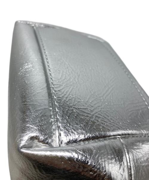 GANNI（ガニー）GANNI (ガニー) Bou Bag Mini Metallic シルバー サイズ:₋の古着・服飾アイテム