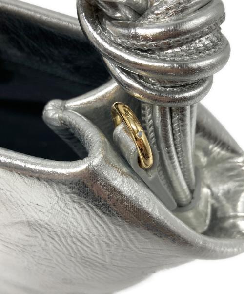 GANNI（ガニー）GANNI (ガニー) Bou Bag Mini Metallic シルバー サイズ:₋の古着・服飾アイテム