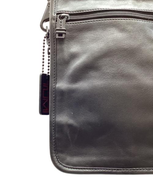 TUMI（トゥミ）TUMI (トゥミ) レザーショルダーバッグ/997D3 ブラック サイズ:-の古着・服飾アイテム