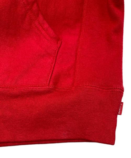 SUPREME（シュプリーム）Supreme (シュプリーム) エンボスロゴパーカー レッド サイズ:Mの古着・服飾アイテム