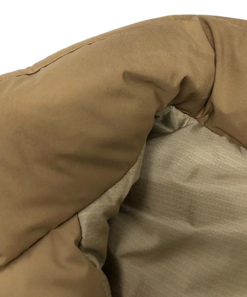 DESCENTE（デサント）DESCENTE (デサント) SHIPS JET BLUE (シップスジェットブルー) ダウンジャケット/D0R-T9875 ベージュ サイズ:Mの古着・服飾アイテム