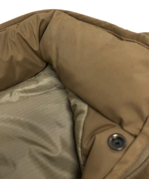 DESCENTE（デサント）DESCENTE (デサント) SHIPS JET BLUE (シップスジェットブルー) ダウンジャケット/D0R-T9875 ベージュ サイズ:Mの古着・服飾アイテム